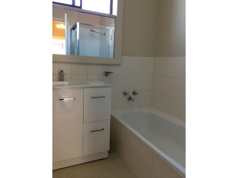 16 Kerr Street, Kingsville VIC 3012