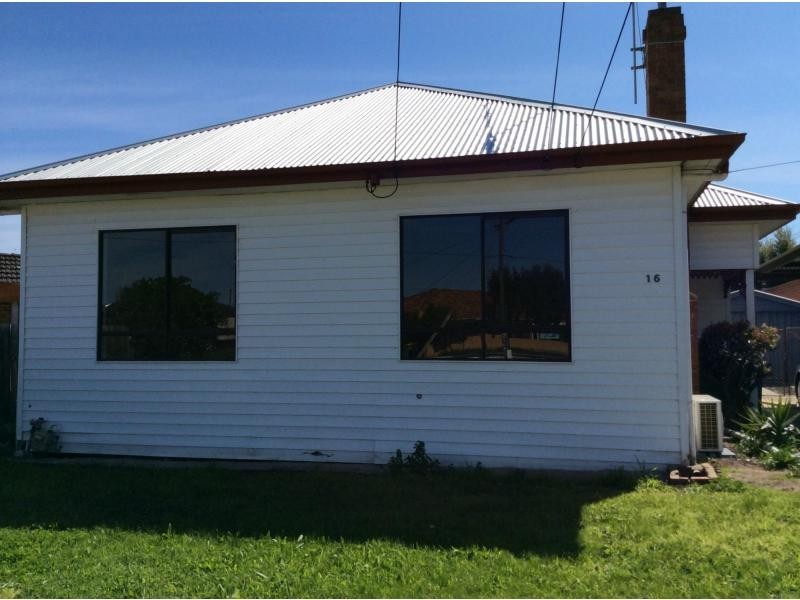 16 Kerr Street, Kingsville VIC 3012