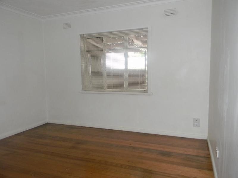 15 Wallace Street, Maidstone VIC 3012