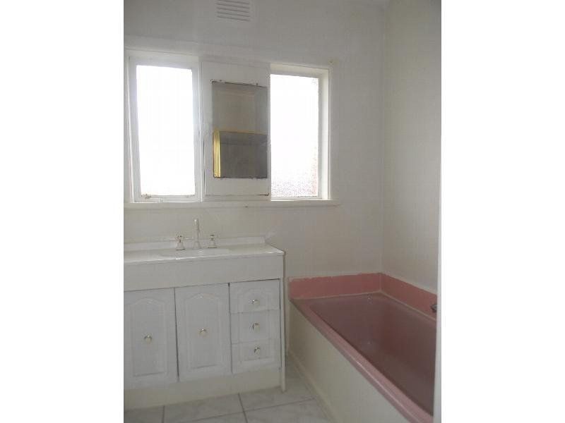 15 Wallace Street, Maidstone VIC 3012