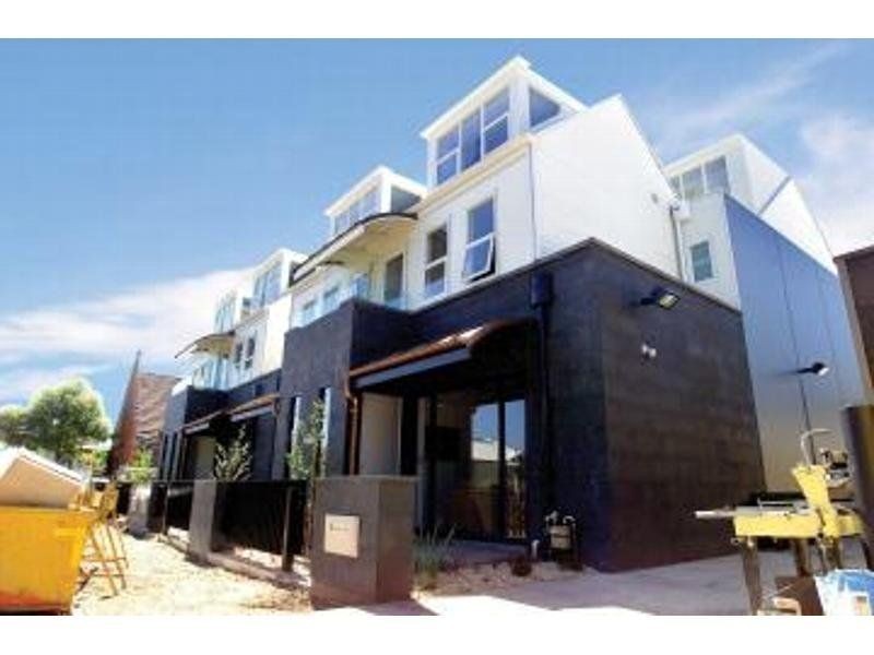 2/42 Simpson Street, Yarraville VIC 3013