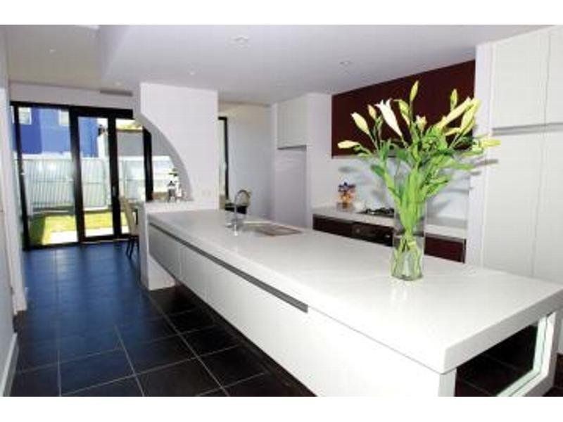 2/42 Simpson Street, Yarraville VIC 3013