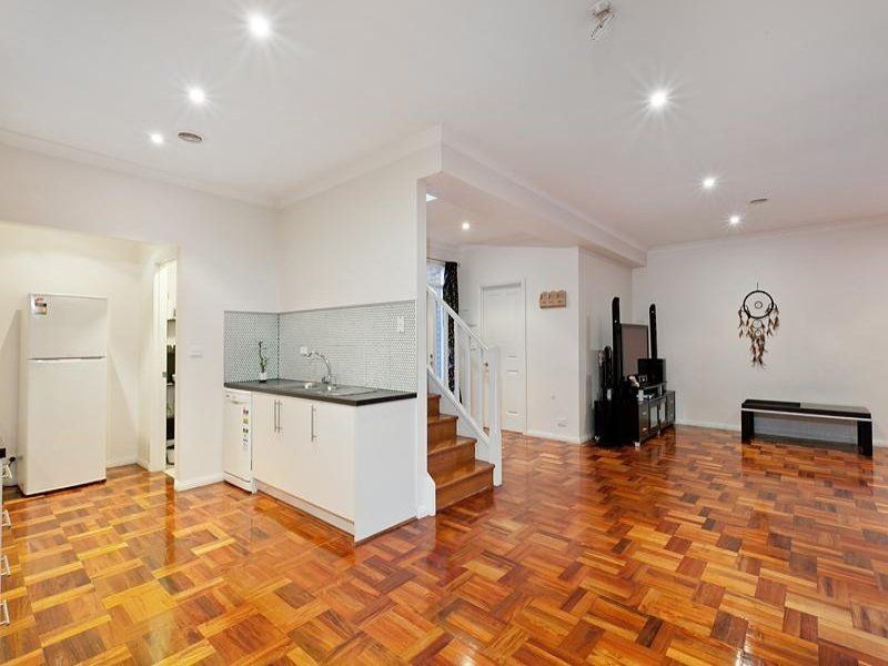 2/6 Beaumont Parade, West Footscray VIC 3012