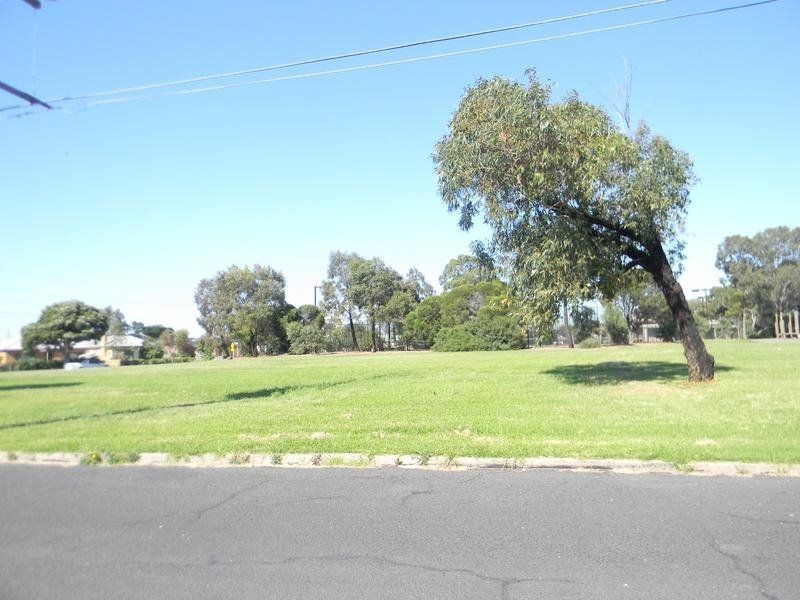 3/10 Heather Avenue, Brooklyn VIC 3012