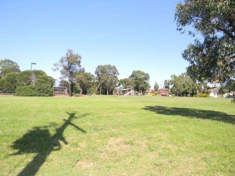 3/10 Heather Avenue, Brooklyn VIC 3012