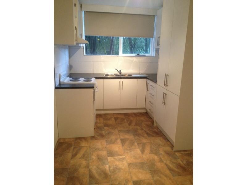 2/43-45 Ballarat Road, Footscray VIC 3011