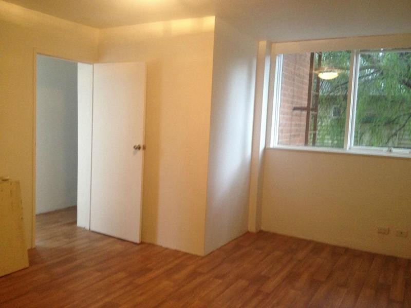 2/43-45 Ballarat Road, Footscray VIC 3011