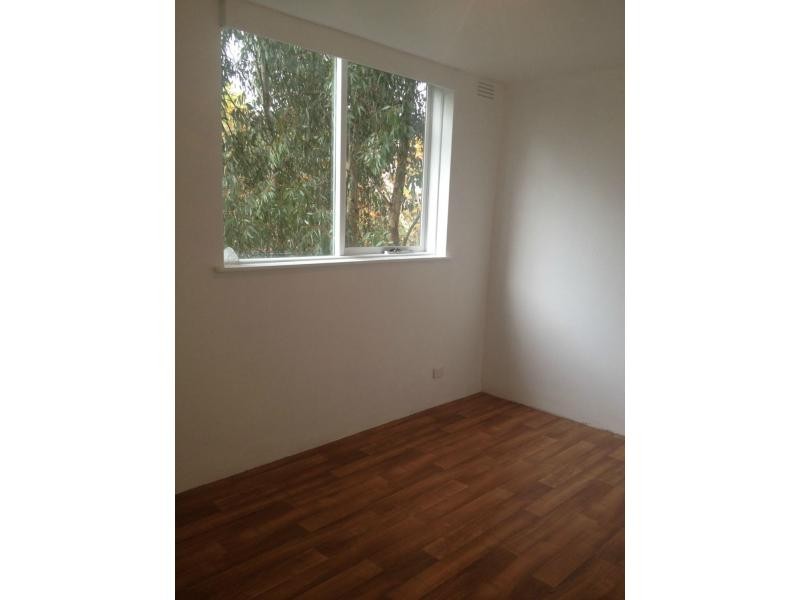 2/43-45 Ballarat Road, Footscray VIC 3011