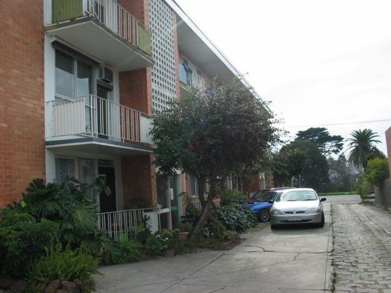 8/67 Ballarat Road, Footscray VIC 3011