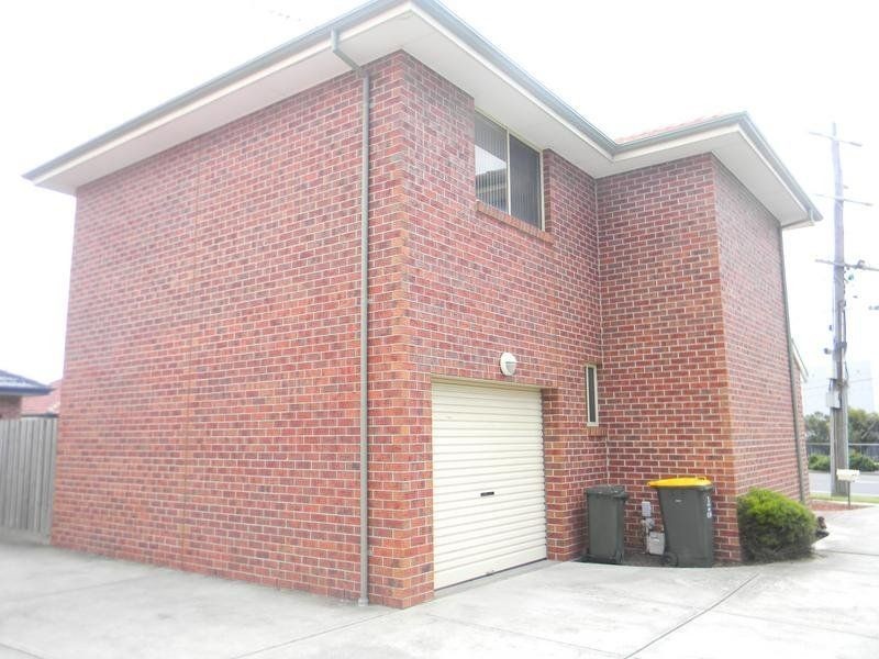 1/24 Millers Road, Brooklyn VIC 3012