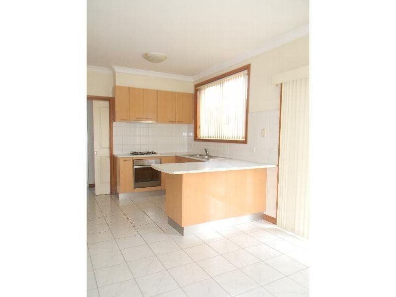 1/24 Millers Road, Brooklyn VIC 3012