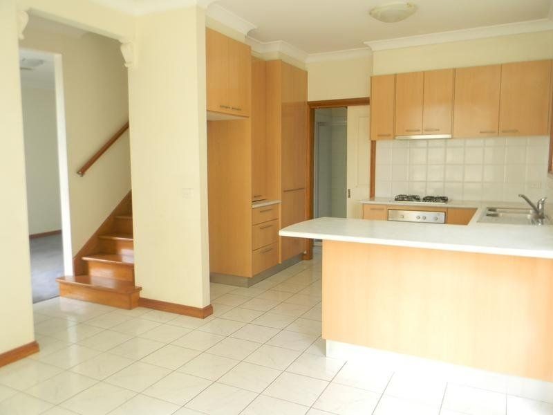 1/24 Millers Road, Brooklyn VIC 3012