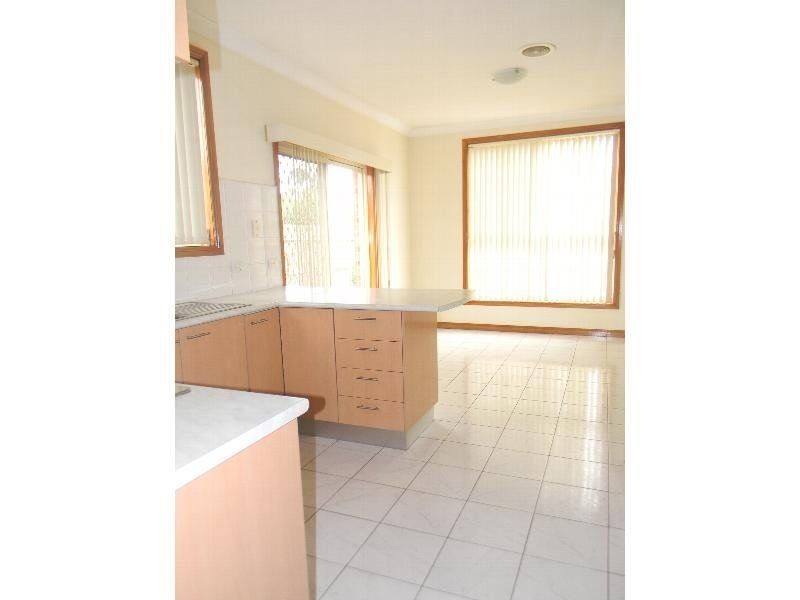 1/24 Millers Road, Brooklyn VIC 3012