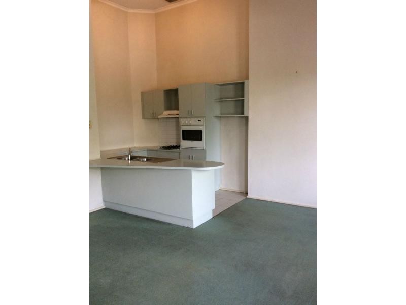 4/2-4 Ballarat Road, Footscray VIC 3011