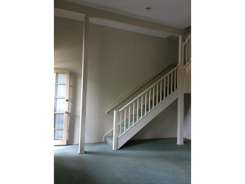 4/2-4 Ballarat Road, Footscray VIC 3011