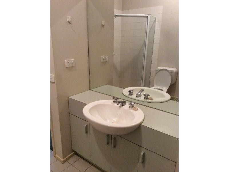 4/2-4 Ballarat Road, Footscray VIC 3011