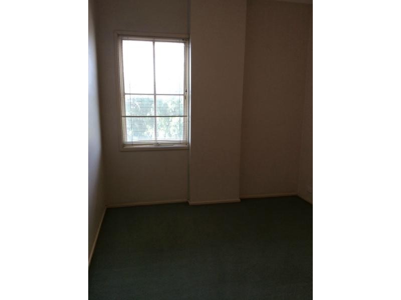 4/2-4 Ballarat Road, Footscray VIC 3011