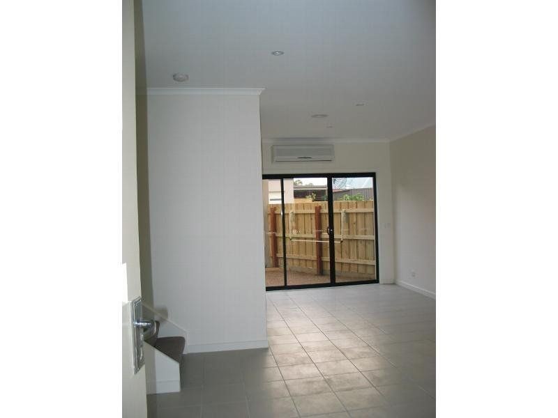 1/22 Stephenson Street, Spotswood VIC 3015