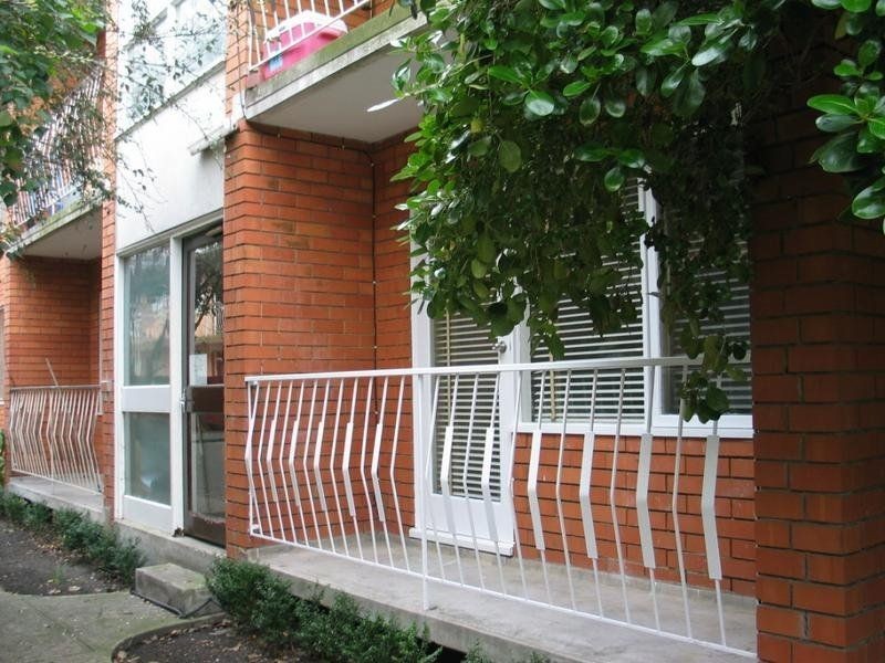 8/17 Kingsville Street, Kingsville VIC 3012