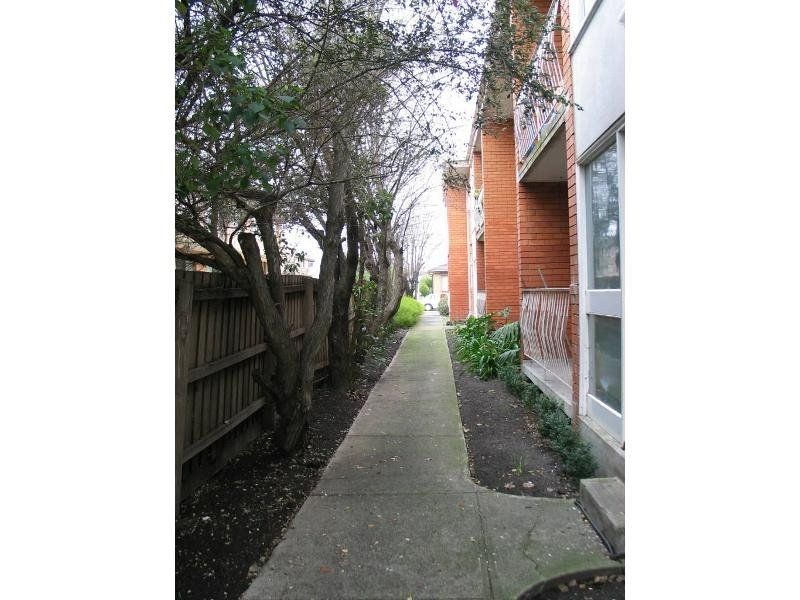 8/17 Kingsville Street, Kingsville VIC 3012