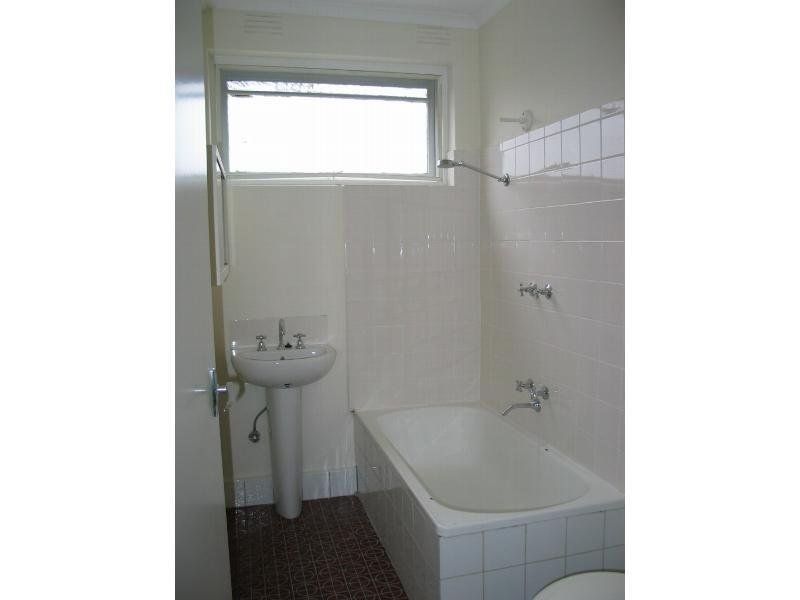 8/17 Kingsville Street, Kingsville VIC 3012