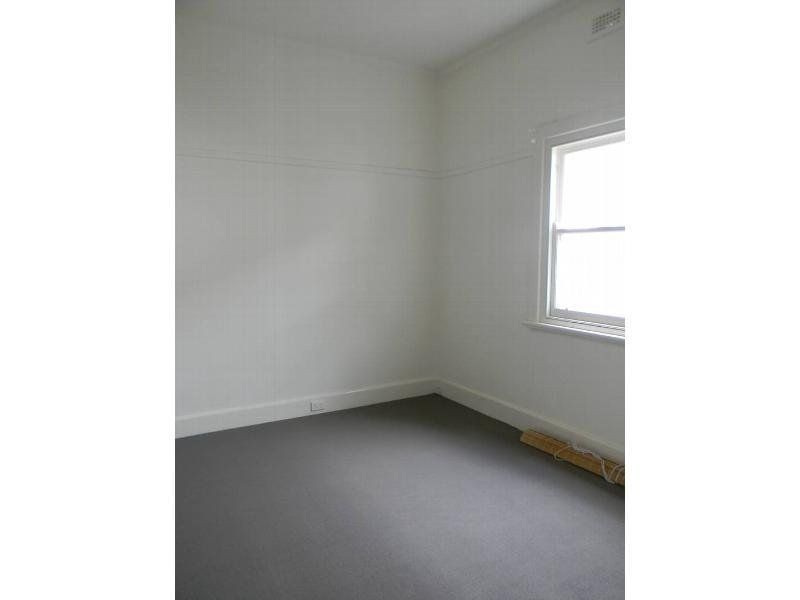 16 Robbs Road, West Footscray VIC 3012