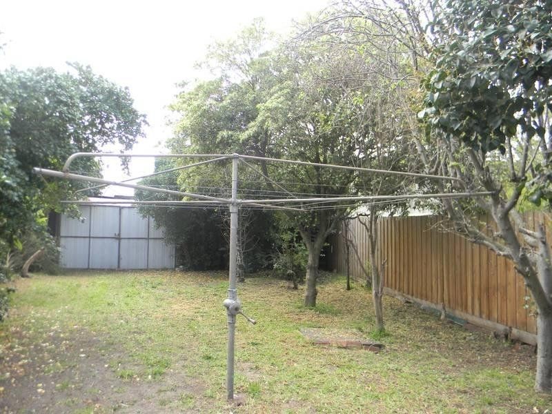 16 Robbs Road, West Footscray VIC 3012