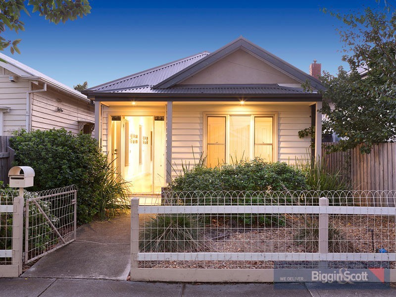 102 Coronation Street, Kingsville VIC 3012