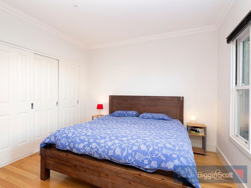 102 Coronation Street, Kingsville VIC 3012