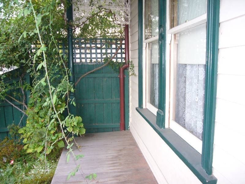 90 Queensville Street, Kingsville VIC 3012