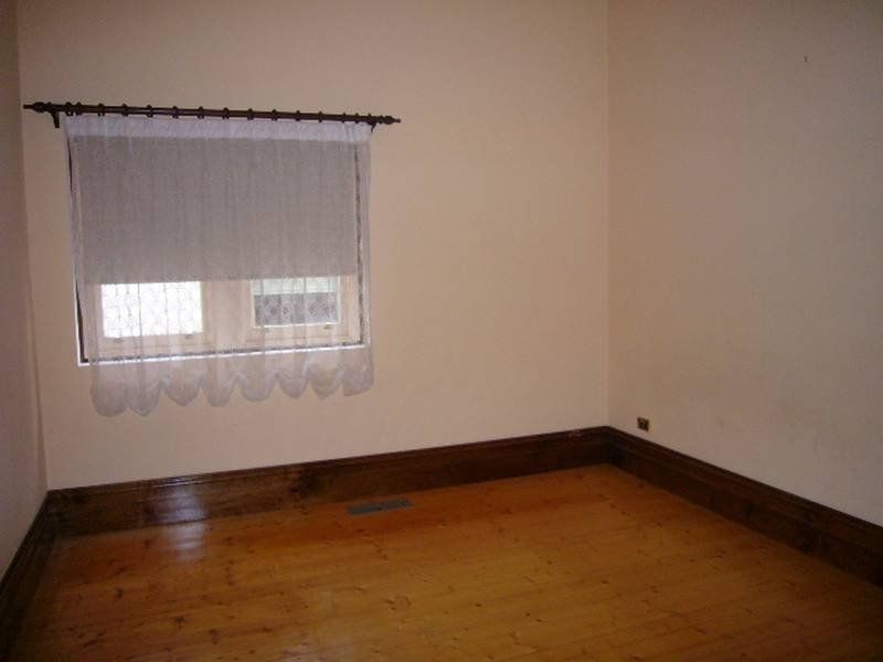 90 Queensville Street, Kingsville VIC 3012