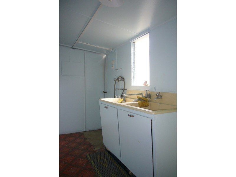 24 Pentland Parade, Seddon VIC 3011