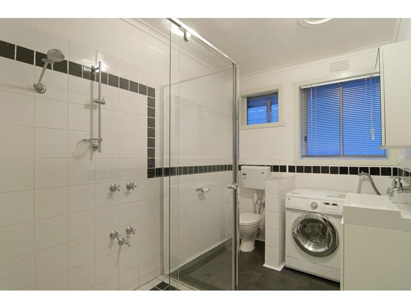 1/217 Buckley Street, Seddon VIC 3011