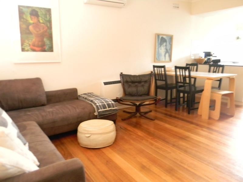 Unit 2/28 Ormond Road, West Footscray VIC 3012