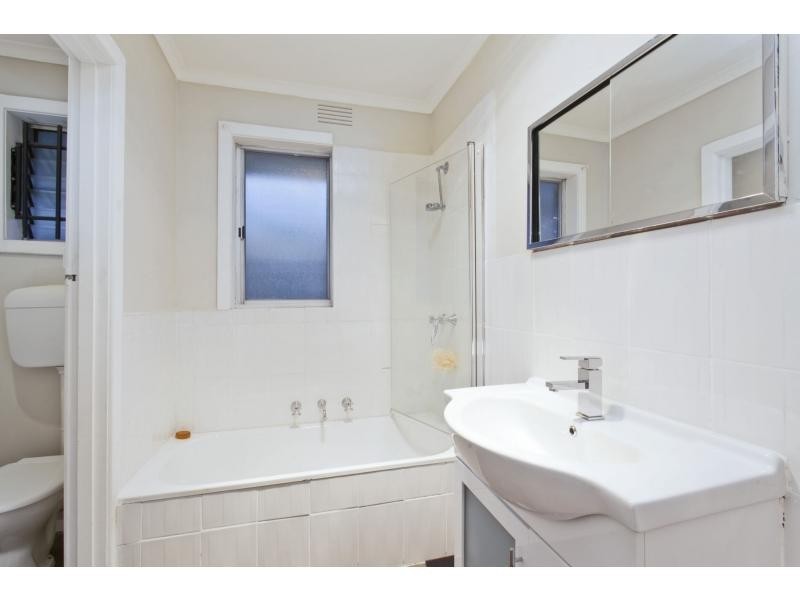 4/93 Blackshaws Road, Newport VIC 3015
