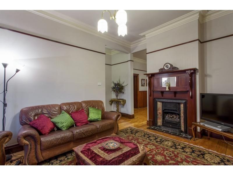 81 Empress Avenue, Kingsville VIC 3012