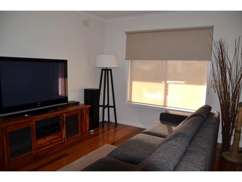 37 Queensville Street, Kingsville VIC 3012