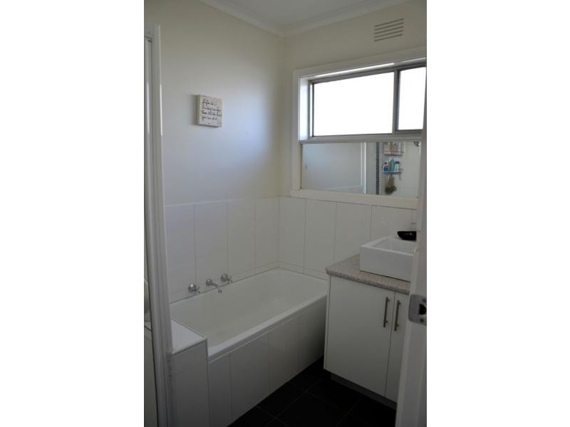 37 Queensville Street, Kingsville VIC 3012