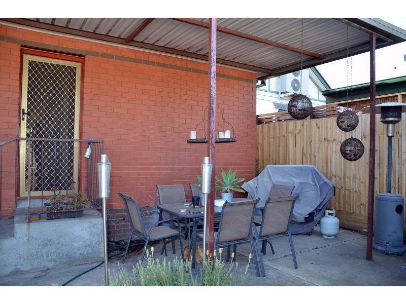 37 Queensville Street, Kingsville VIC 3012