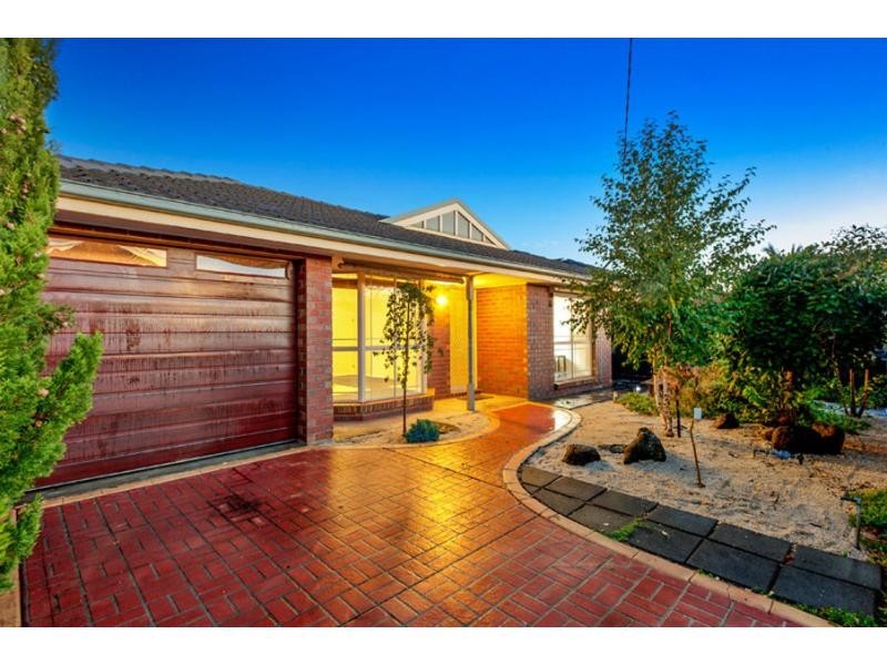 8 Knox Court, Altona Meadows VIC 3028