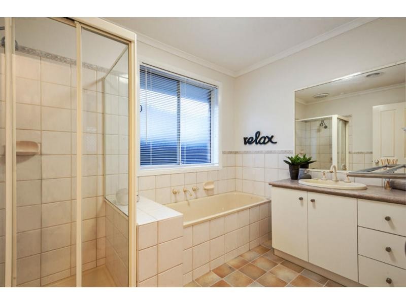 8 Knox Court, Altona Meadows VIC 3028