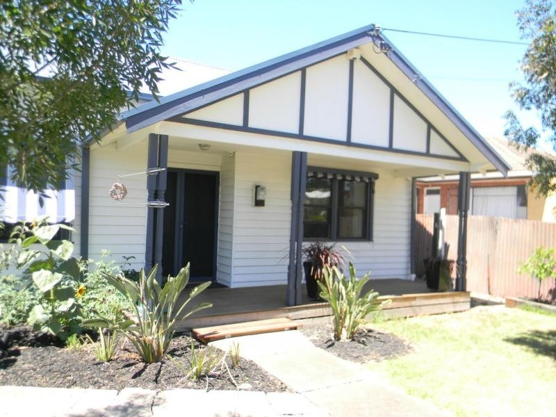 61 Kingsville Street, Kingsville VIC 3012