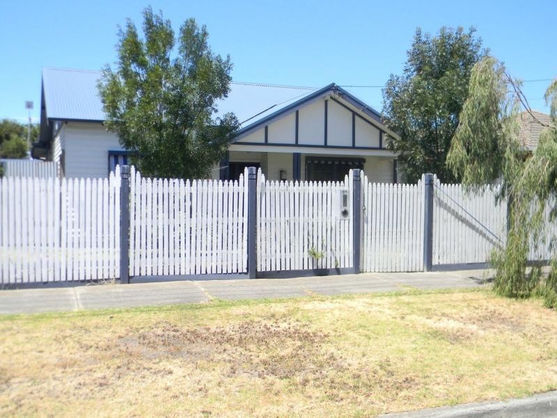 61 Kingsville Street, Kingsville VIC 3012