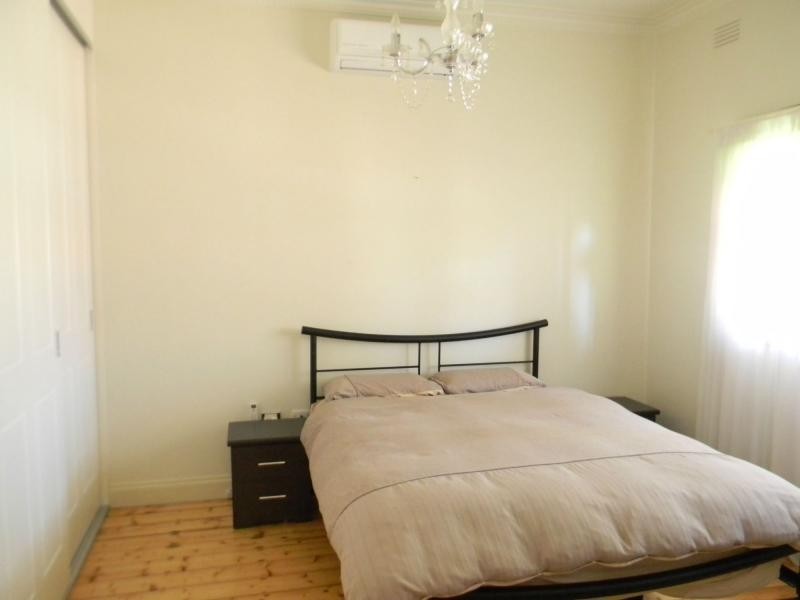 16 Madden Street, Maidstone VIC 3012