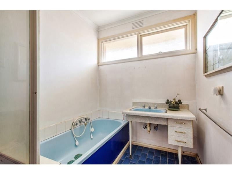 28 Ravenhall Street, Braybrook VIC 3019