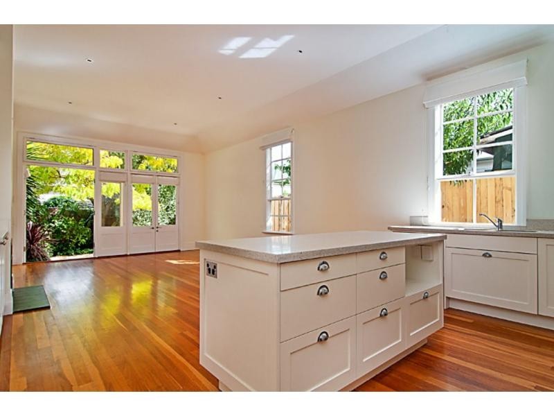 38 Hamilton Street, Seddon VIC 3011