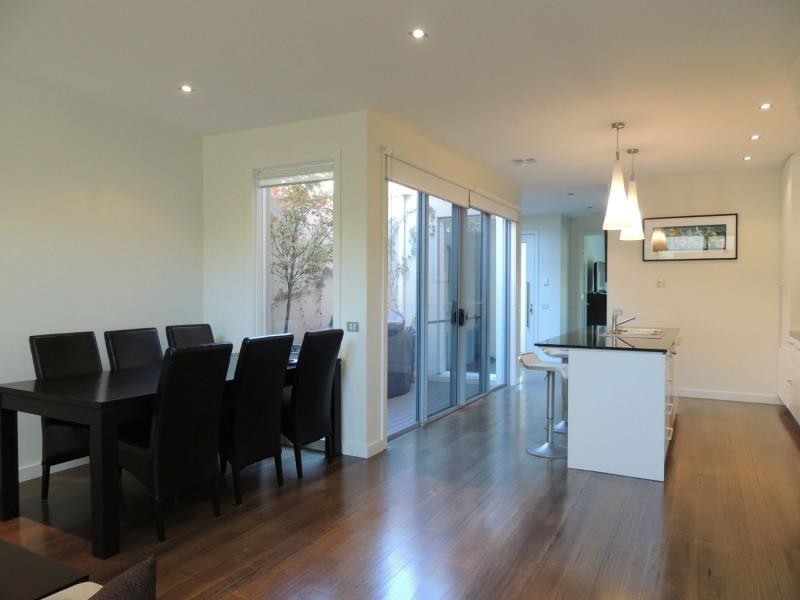 2/12 Simpson Street, Yarraville VIC 3013