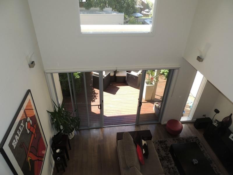 2/12 Simpson Street, Yarraville VIC 3013