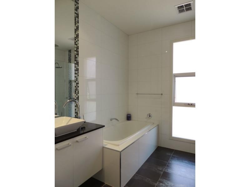 2/12 Simpson Street, Yarraville VIC 3013