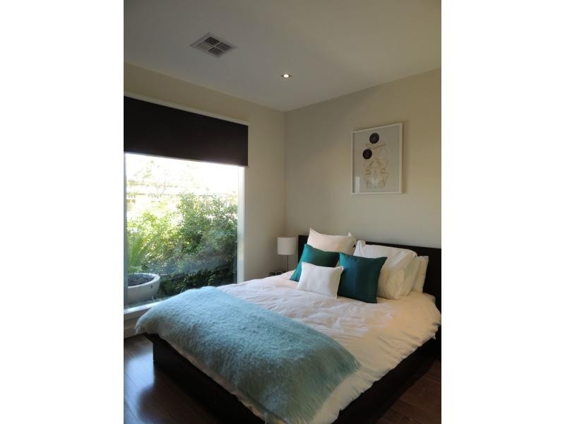 2/12 Simpson Street, Yarraville VIC 3013